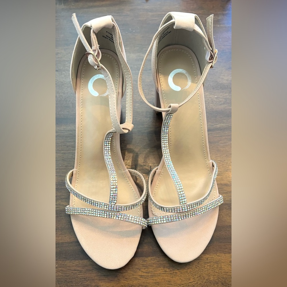 Journee Collection Denali Pump Nude